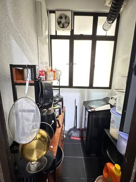 Kediaman Servis untuk Dijual di 8Scape Residence @ Sutera - Rain Ng - Kitchen - PropertyGuru.com.my