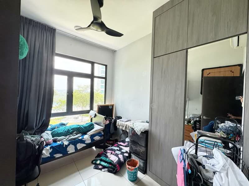 Kediaman Servis untuk Dijual di 8Scape Residence @ Sutera - Rain Ng - Bedroom - PropertyGuru.com.my