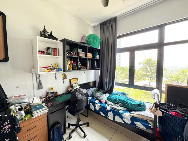 Kediaman Servis untuk Dijual di 8Scape Residence @ Sutera - Rain Ng - Bedroom - PropertyGuru.com.my