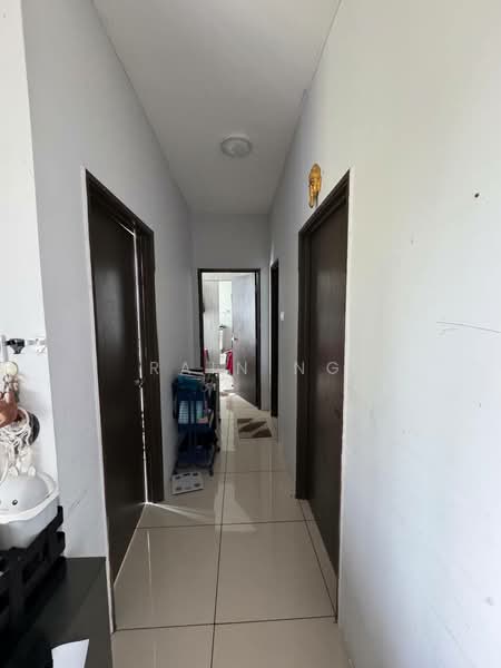Kediaman Servis untuk Dijual di 8Scape Residence @ Sutera - Rain Ng - Corridor - PropertyGuru.com.my