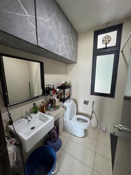 Kediaman Servis untuk Dijual di 8Scape Residence @ Sutera - Rain Ng - Bathroom - PropertyGuru.com.my
