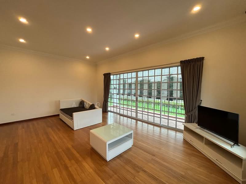 Bungalow House for Sale in Leisure Farm (Gelang Patah) - Angela Ng - Living Room - PropertyGuru.com.my