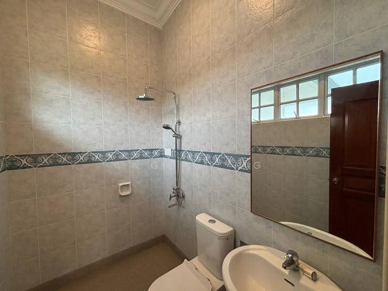 Bungalow House for Sale in Leisure Farm (Gelang Patah) - Angela Ng - Bathroom - PropertyGuru.com.my