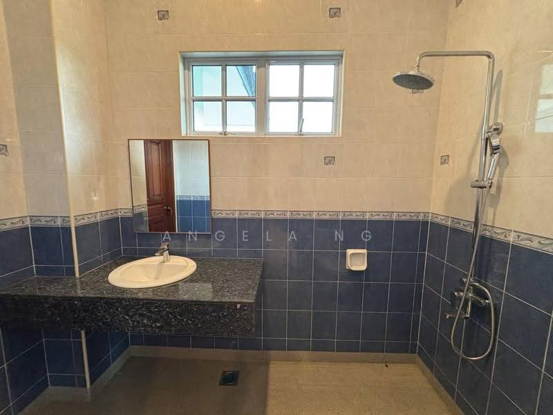 Bungalow House for Sale in Leisure Farm (Gelang Patah) - Angela Ng - Bathroom - PropertyGuru.com.my