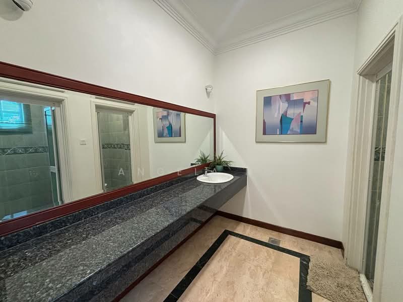 Bungalow House for Sale in Leisure Farm (Gelang Patah) - Angela Ng - Bathroom - PropertyGuru.com.my