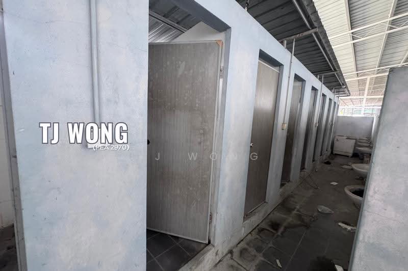 Warehouse for Rent in Kota Kinabalu (Sabah) - TJ Wong - Bathroom - PropertyGuru.com.my