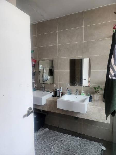 Rumah Berkembar untuk Dijual di Desa Petaling (Kuala Lumpur) - Connie Wong - Bathroom - PropertyGuru.com.my