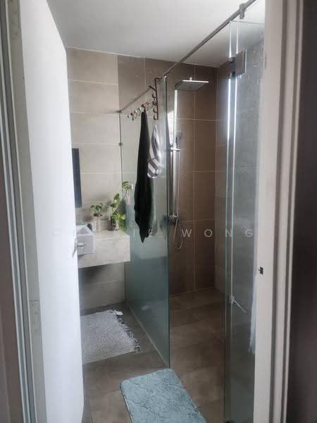 Rumah Berkembar untuk Dijual di Desa Petaling (Kuala Lumpur) - Connie Wong - Bathroom - PropertyGuru.com.my