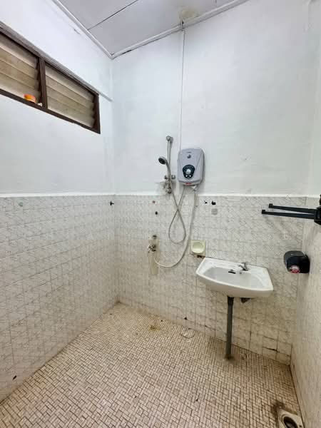 Rumah Teres 1-Tingkat untuk Dijual di Skudai (Johor) - Chuan Hong Kee - Bathroom - PropertyGuru.com.my