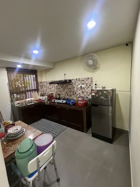 2-storey Terraced House for Sale in Taman Selasih (Batu Caves) - MY Loh - Kitchen - PropertyGuru.com.my