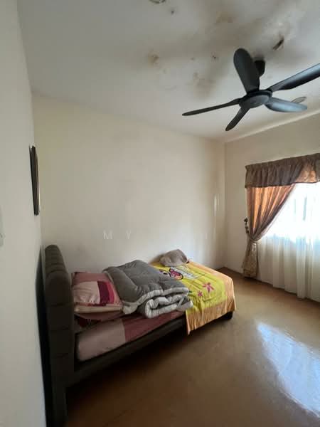 2-storey Terraced House for Sale in Taman Selasih (Batu Caves) - MY Loh - Bedroom - PropertyGuru.com.my