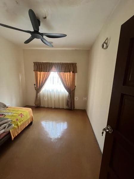 2-storey Terraced House for Sale in Taman Selasih (Batu Caves) - MY Loh - Bedroom - PropertyGuru.com.my