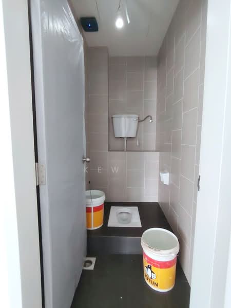 Shop for Rent in Setia Ecohill (Semenyih) - Kew . - Bathroom - PropertyGuru.com.my
