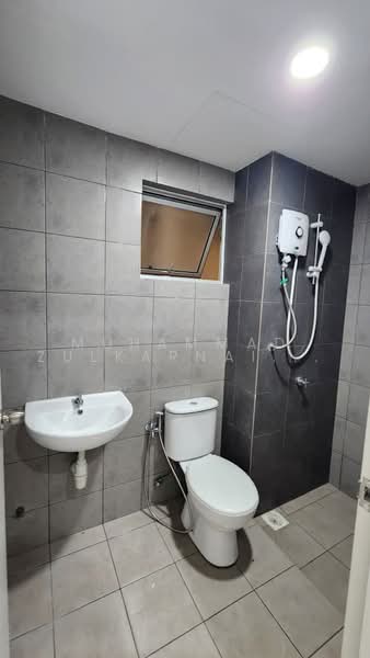 Kondominium untuk Disewa di Residensi Sateria - Muhammad Zulkarnain Nur Salim - Bathroom - PropertyGuru.com.my