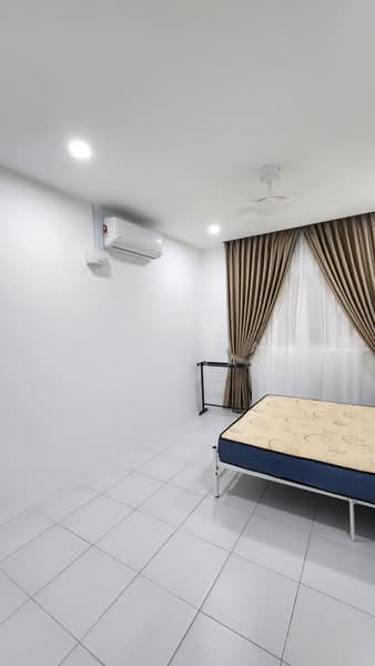 Kondominium untuk Disewa di Residensi Sateria - Muhammad Zulkarnain Nur Salim - Bedroom - PropertyGuru.com.my