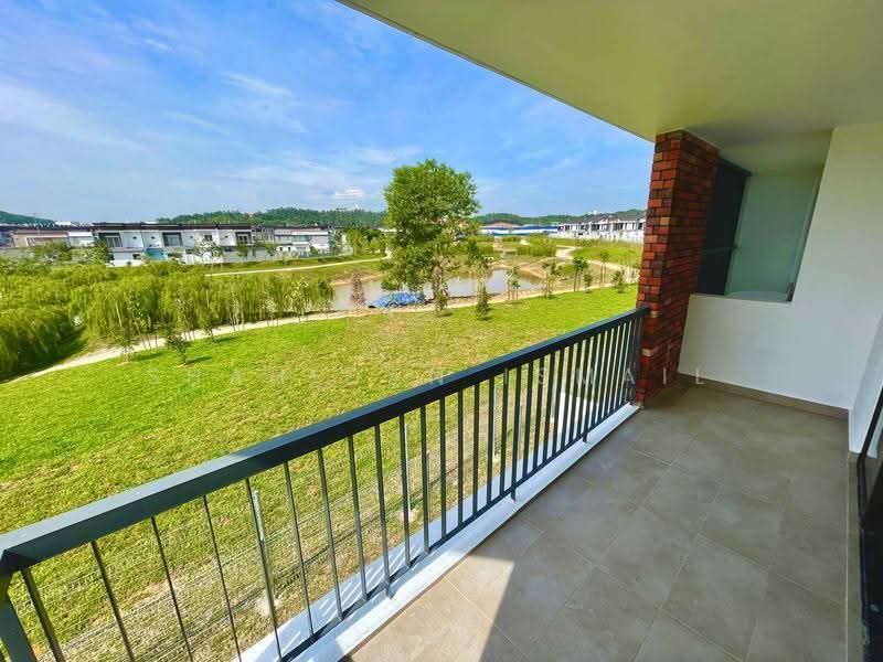 Rumah Berkembar untuk Dijual di Serene Heights (Semenyih) - Shahidan Ismail - Balcony - PropertyGuru.com.my
