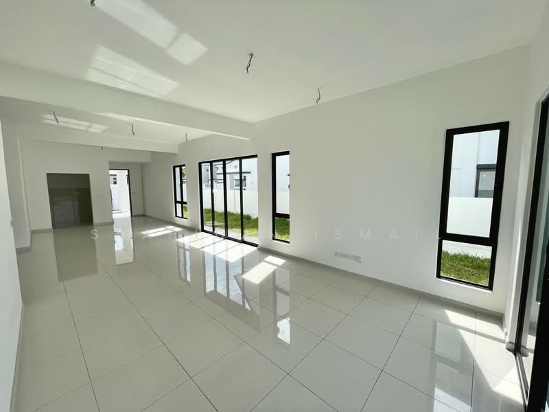 Rumah Berkembar untuk Dijual di Serene Heights (Semenyih) - Shahidan Ismail - Living Room - PropertyGuru.com.my