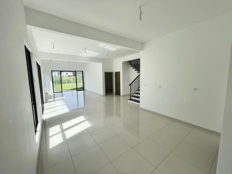 Rumah Berkembar untuk Dijual di Serene Heights (Semenyih) - Shahidan Ismail - Living Room - PropertyGuru.com.my
