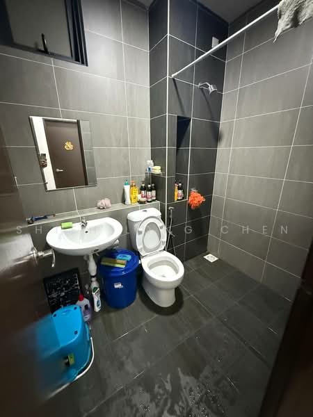Kediaman Servis untuk Dijual di 8Scape Residence @ Sutera - Shieh Long Chen - Bathroom - PropertyGuru.com.my