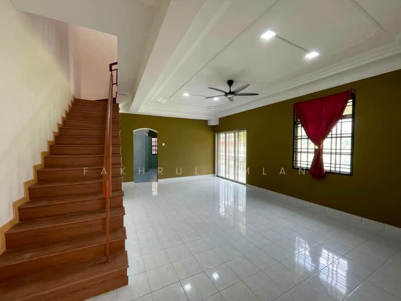 Terraced House for Sale in Taman Bukit Dahlia (Pasir Gudang) - Fakhrul Imlan - Living Room - PropertyGuru.com.my