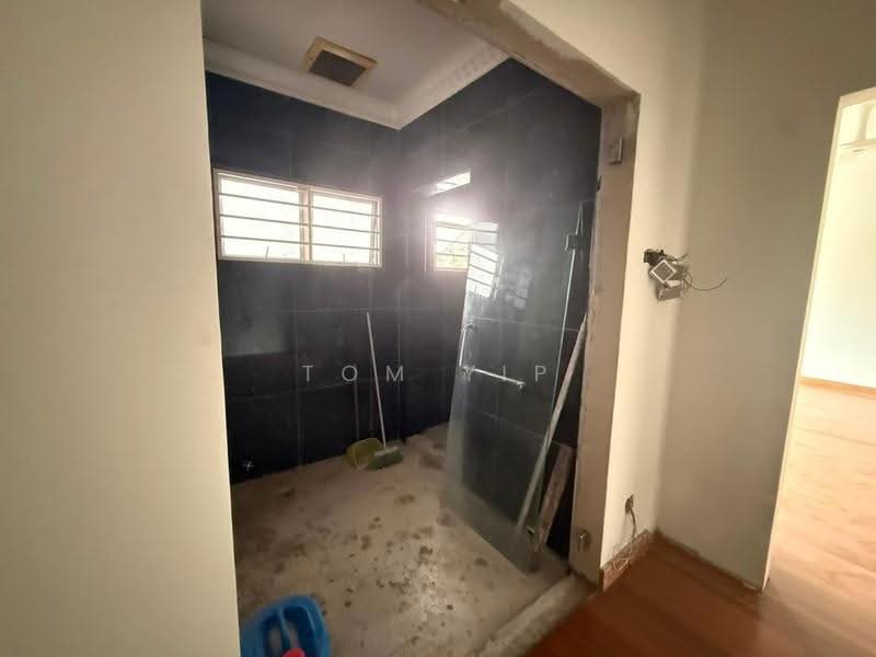 Semi-Detached House for Sale in Prima Ville (Rawang) - Tom Yip - Bathroom - PropertyGuru.com.my