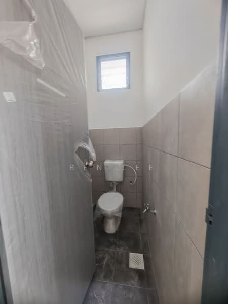 Kedai untuk Disewa di Bandar Putra (Kulai) - Ben Lee - Bathroom - PropertyGuru.com.my