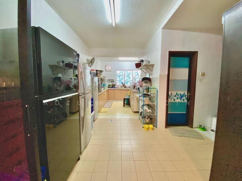 2-storey Terraced House for Sale in Taman Saujana Puchong (Seri Kembangan) - Adzura Zamedin - Kitchen - PropertyGuru.com.my