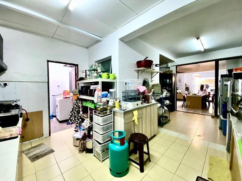 2-storey Terraced House for Sale in Taman Saujana Puchong (Seri Kembangan) - Adzura Zamedin - Kitchen - PropertyGuru.com.my