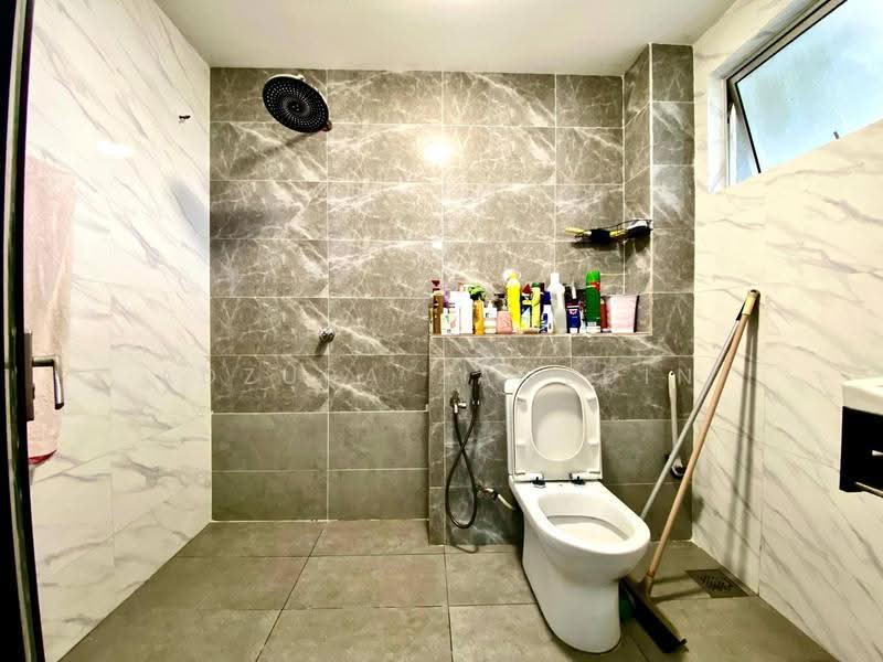 2-storey Terraced House for Sale in Taman Saujana Puchong (Seri Kembangan) - Adzura Zamedin - Bathroom - PropertyGuru.com.my