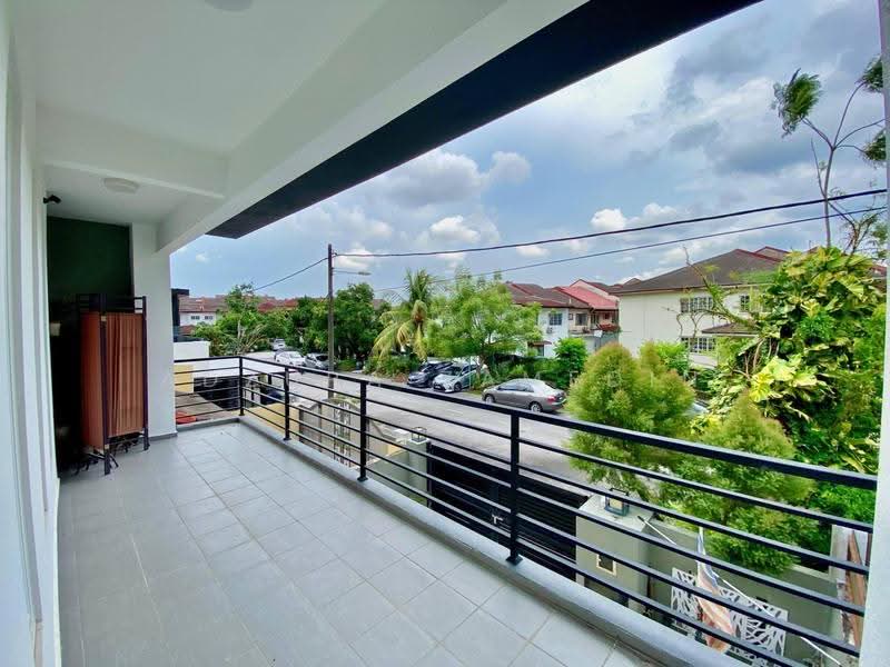 2-storey Terraced House for Sale in Taman Saujana Puchong (Seri Kembangan) - Adzura Zamedin - Balcony - PropertyGuru.com.my
