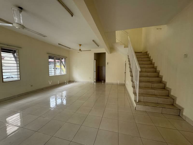 Rumah Teres 2-Tingkat untuk Disewa di Shah Alam (Selangor) - Vincent Tan - Living Room - PropertyGuru.com.my