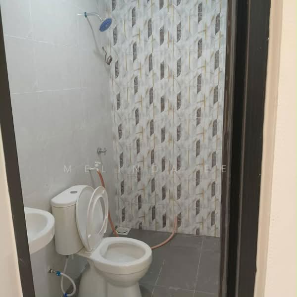 1-storey Terraced House for Sale in Taman Gembira (Tampoi) - Melinda Ee - Bathroom - PropertyGuru.com.my