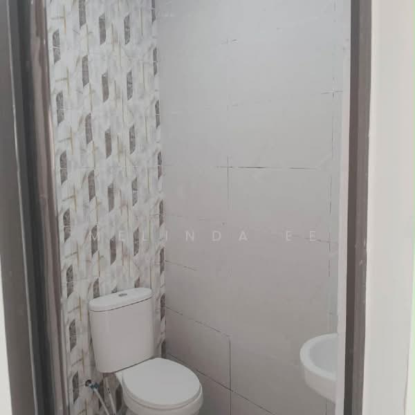 1-storey Terraced House for Sale in Taman Gembira (Tampoi) - Melinda Ee - Bathroom - PropertyGuru.com.my