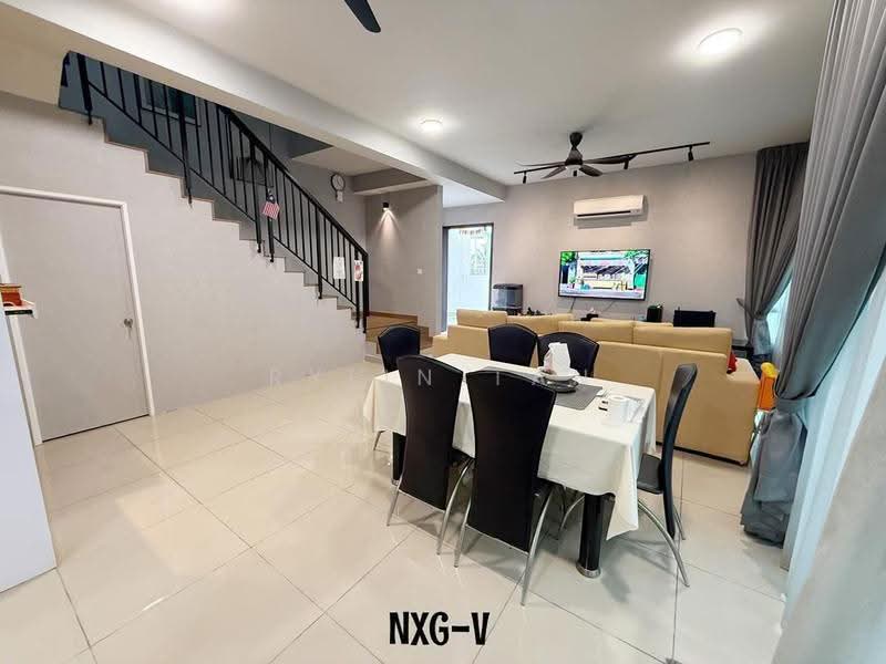 Rumah Teres 2-Tingkat untuk Dijual di Bukit Raja (Selangor) - Rylin Tan - Living Room - PropertyGuru.com.my