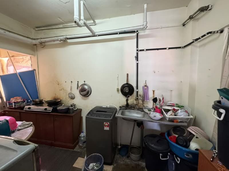 Pangsapuri untuk Dijual di Merak Apartment - Tris Jong - Kitchen - PropertyGuru.com.my