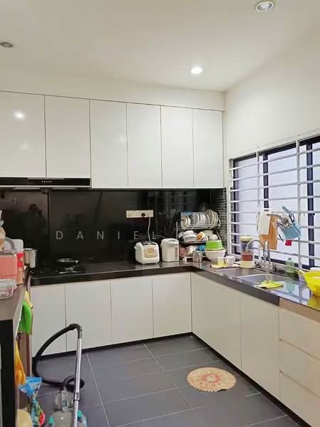 2-storey Terraced House for Sale in Taman Setia Indah (Tebrau) - Daniel Yong - Kitchen - PropertyGuru.com.my