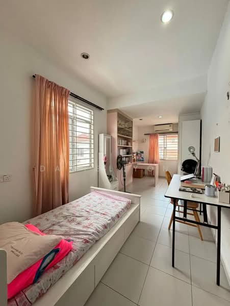 2-storey Terraced House for Sale in Taman Setia Indah (Tebrau) - Daniel Yong - Bedroom - PropertyGuru.com.my