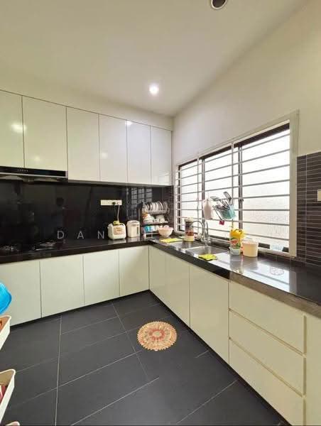 2-storey Terraced House for Sale in Taman Setia Indah (Tebrau) - Daniel Yong - Kitchen - PropertyGuru.com.my
