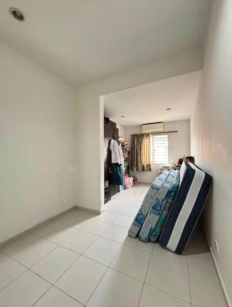 2-storey Terraced House for Sale in Taman Setia Indah (Tebrau) - Daniel Yong - Bedroom - PropertyGuru.com.my
