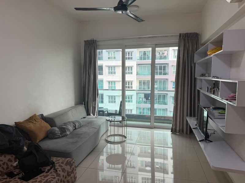 Kediaman Servis untuk Dijual di Seasons Amara Larkin - Elleyna Soo - Living Room - PropertyGuru.com.my