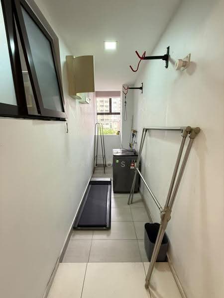 Kondominium untuk Disewa di Park Villa - Carlos Ng - Corridor - PropertyGuru.com.my