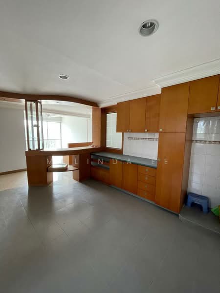 Pangsapuri untuk Dijual di Putri Ria Apartment - Melinda Ee - Kitchen - PropertyGuru.com.my