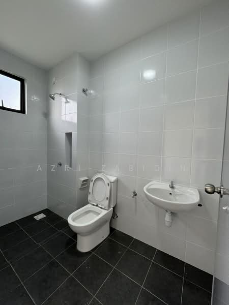 Townhouse for Sale in Eco Grandeur (Puncak Alam) - Azri Zabidin - Bathroom - PropertyGuru.com.my