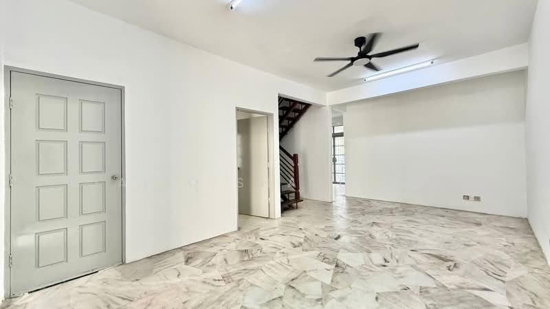 Rumah Teres 2-Tingkat untuk Dijual di Usj 1 (Subang Jaya) - Syafiq Sharifudin - Living Room - PropertyGuru.com.my