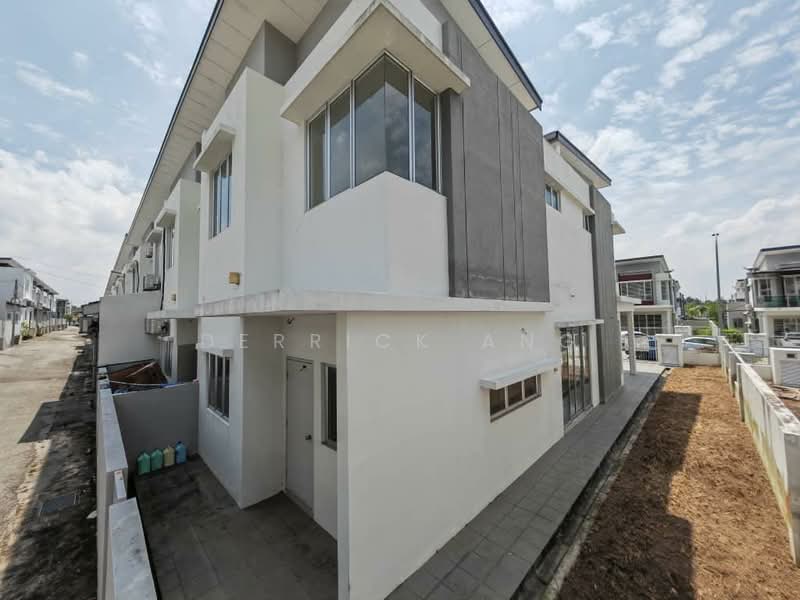 Rumah Teres 2-Tingkat untuk Dijual di Bandar Tasik Puteri (Rawang) - Derrick Ang - Exterior - PropertyGuru.com.my