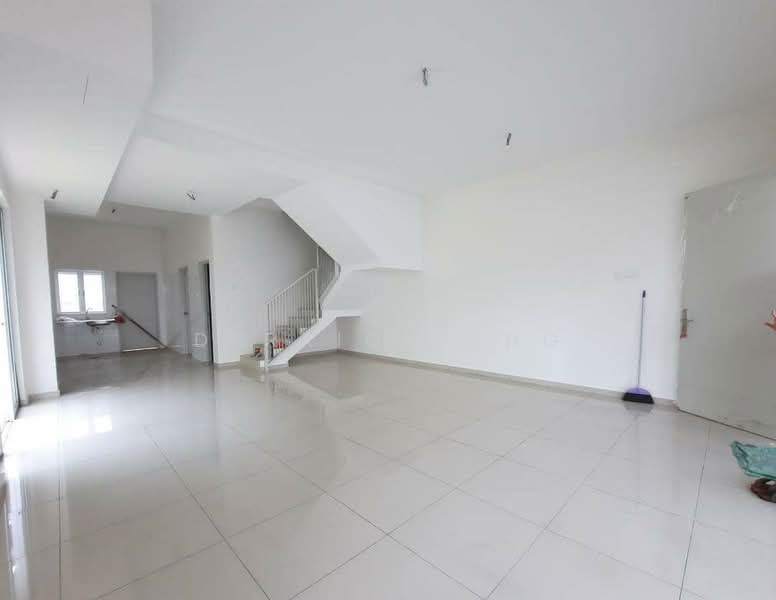 Rumah Teres 2-Tingkat untuk Dijual di Bandar Tasik Puteri (Rawang) - Derrick Ang - Living Room - PropertyGuru.com.my