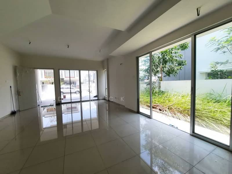 Rumah Teres 2-Tingkat untuk Dijual di Bandar Tasik Puteri (Rawang) - Derrick Ang - Living Room - PropertyGuru.com.my