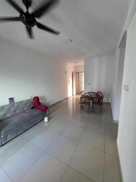 Kediaman Servis untuk Dijual di Seasons Amara Larkin - Elleyna Soo - Living Room - PropertyGuru.com.my