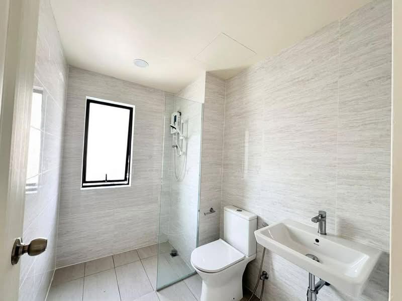 Rumah Teres 2-Tingkat untuk Disewa di Tampoi (Johor) - Joey Tay - Bathroom - PropertyGuru.com.my