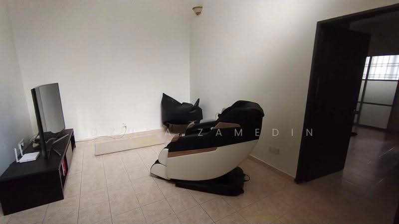 Rumah Teres 2-Tingkat untuk Dijual di Bukit Jelutong (Shah Alam) - Adzura Zamedin - Living Room - PropertyGuru.com.my
